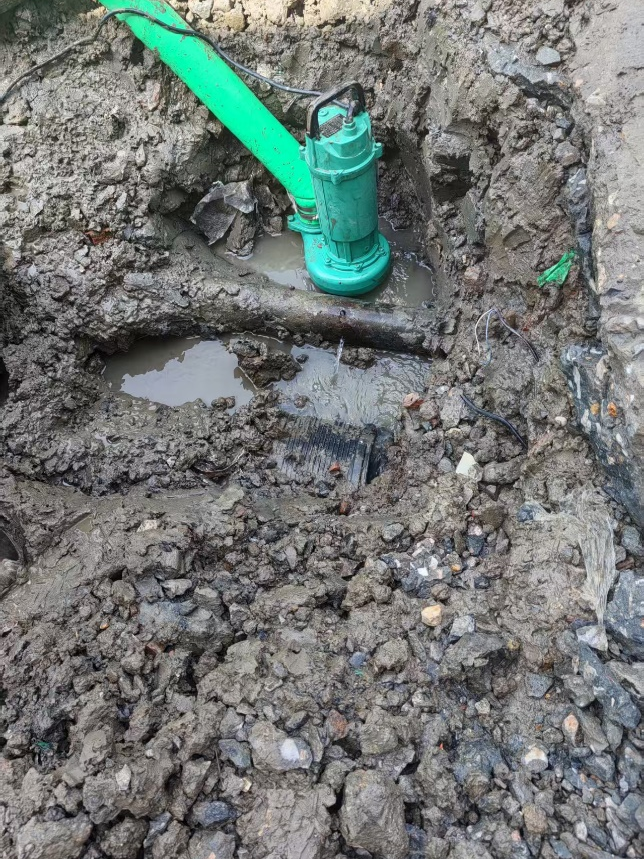 火速！生活水主管道漏点修复