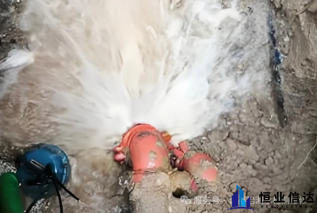 暗管漏水怎么办？地下管道漏水却找不到漏水点，老师傅教你3招精准定位，省下万元维修费！