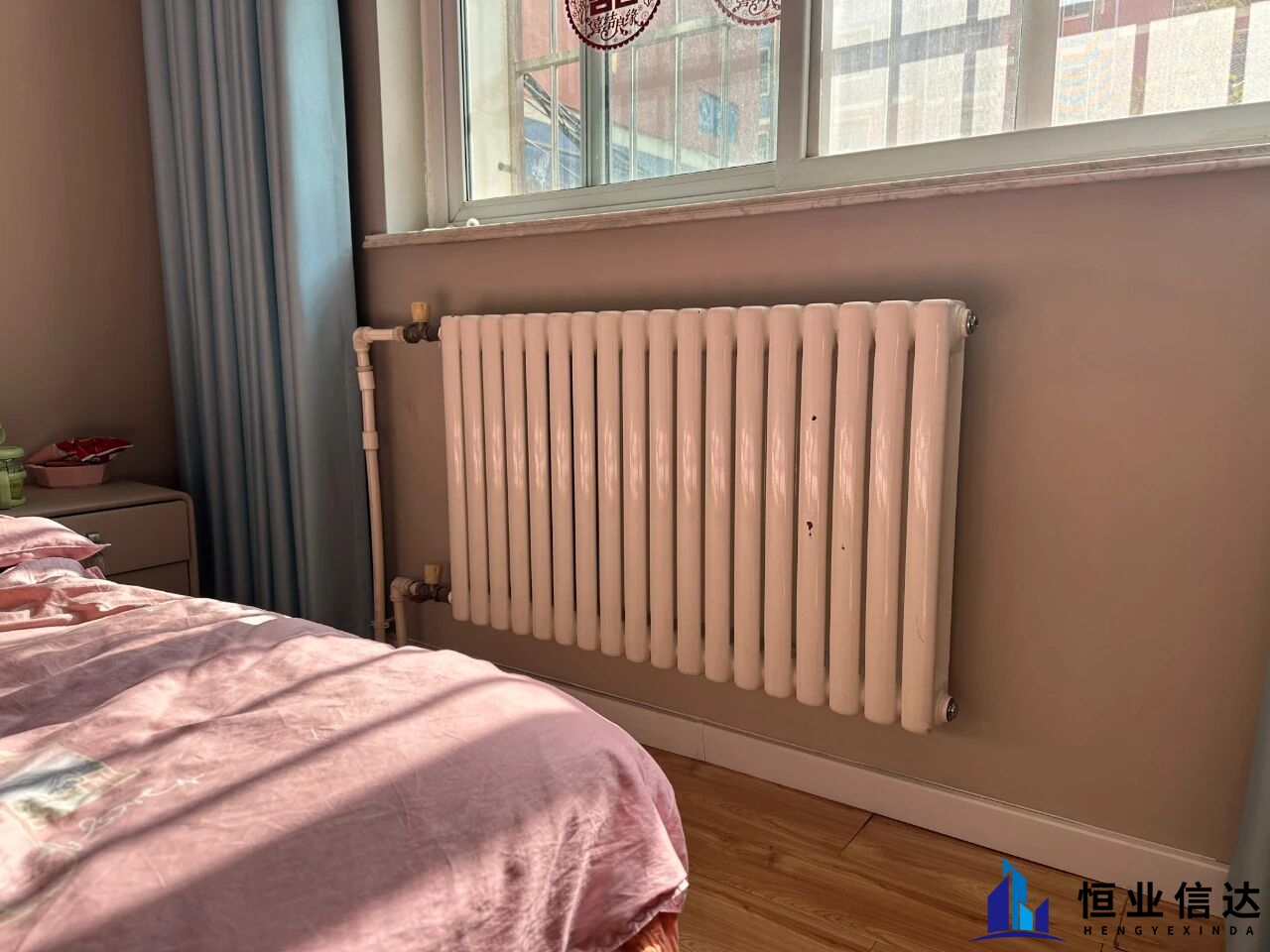 供暖期间，暖气管道或暖气片漏水怎么办？